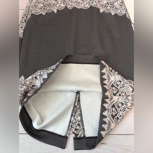 Women's Lace Look Pencil Skirt by ECI New York Size Medium Office Church Formal - Picture 9 of 9